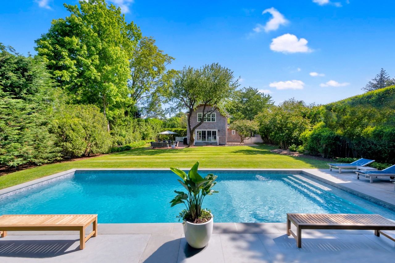 128 Newtown Ln - Photo 2 of 19