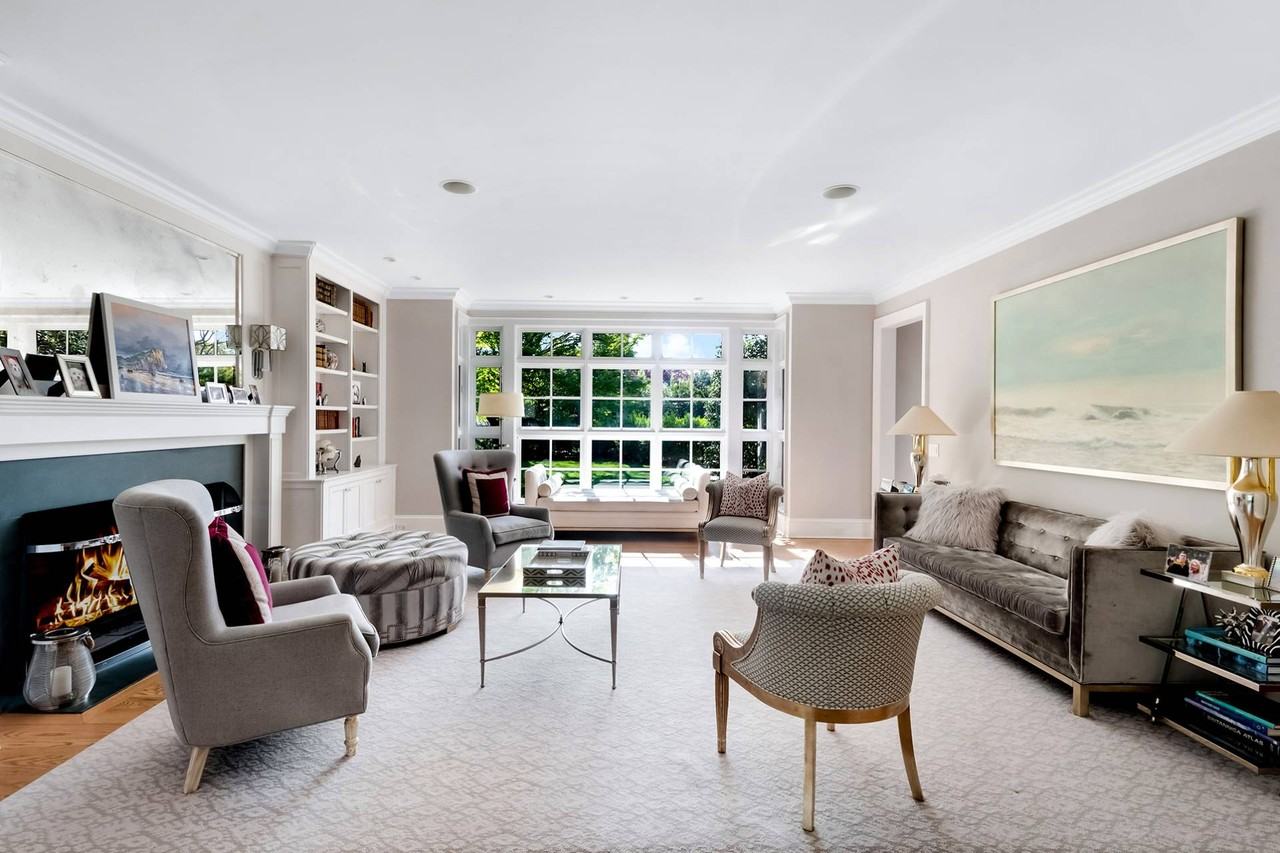 77 Jericho Rd - Photo 5 of 22