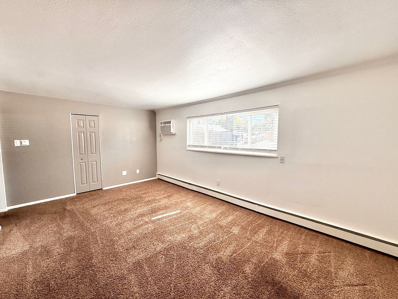 1936 Vinewood Ln #4 - Photo 2 of 21