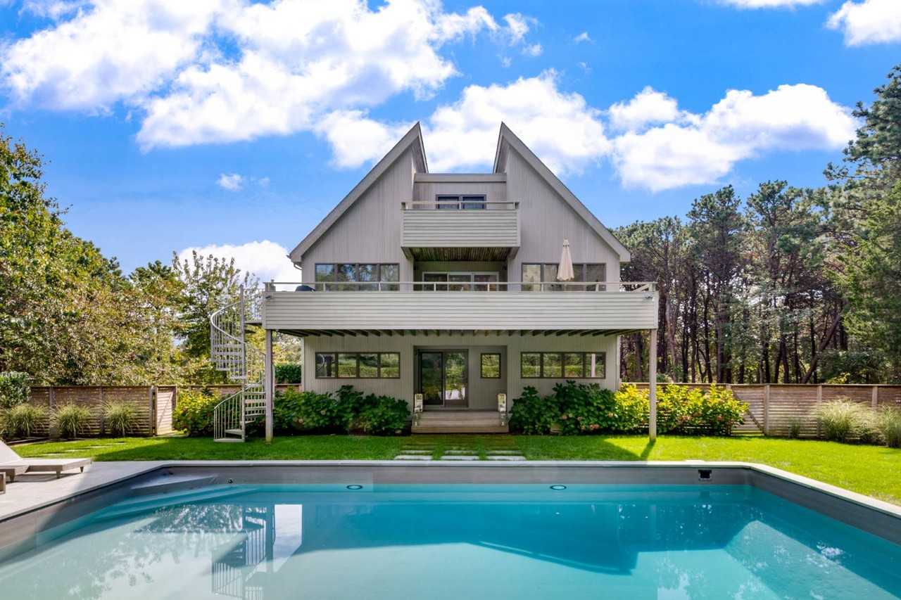 49 Arbutus Rd - Photo 2 of 24