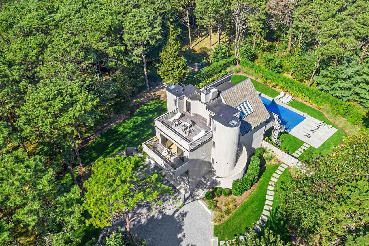 49 Arbutus Rd - Photo 3 of 24