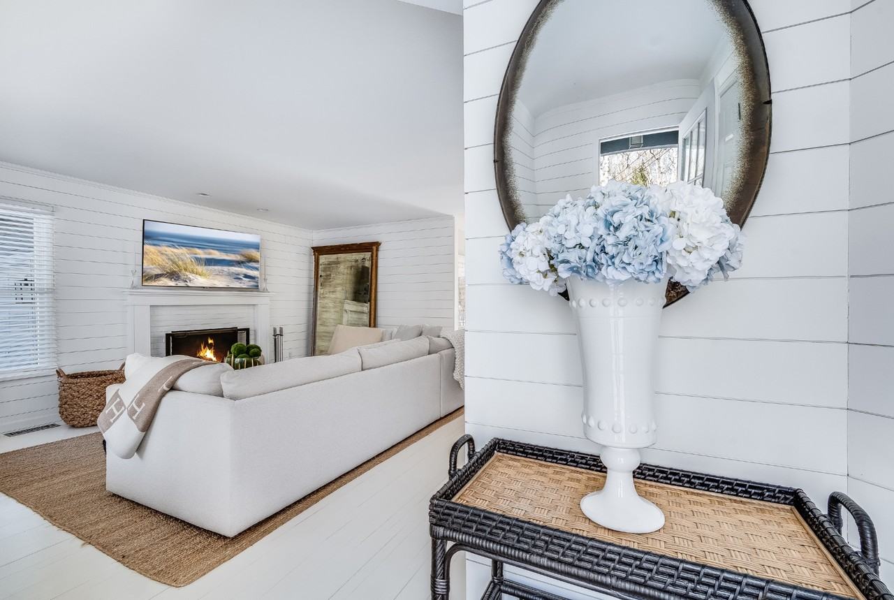 65 Lincoln Ave - Photo 7 of 22