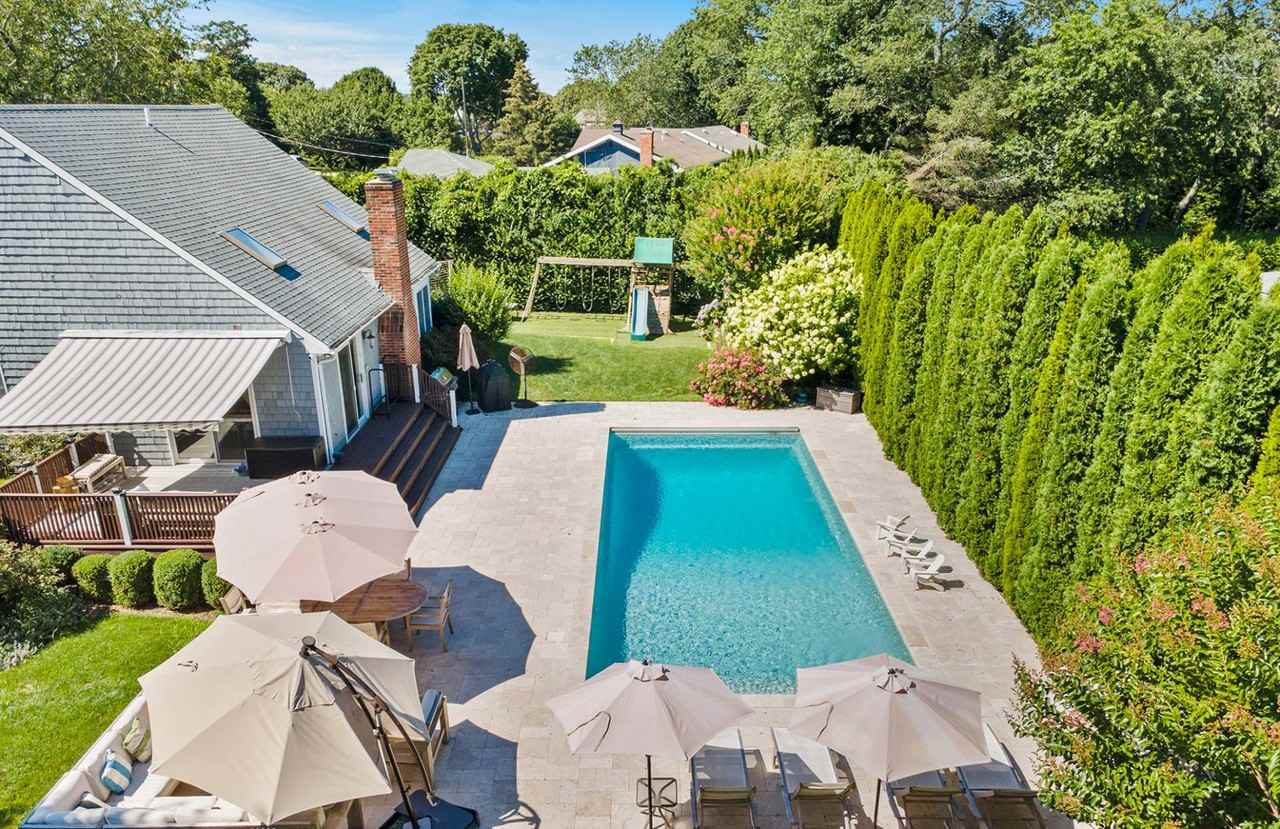 28 Windermere Dr - Photo 4 of 30