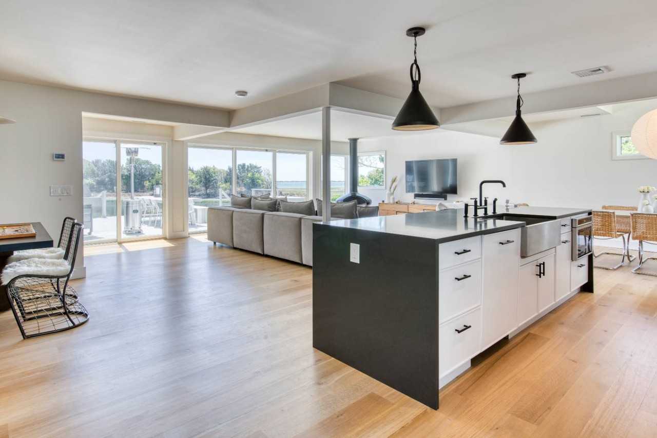 54 Far Pond Rd - Photo 4 of 19