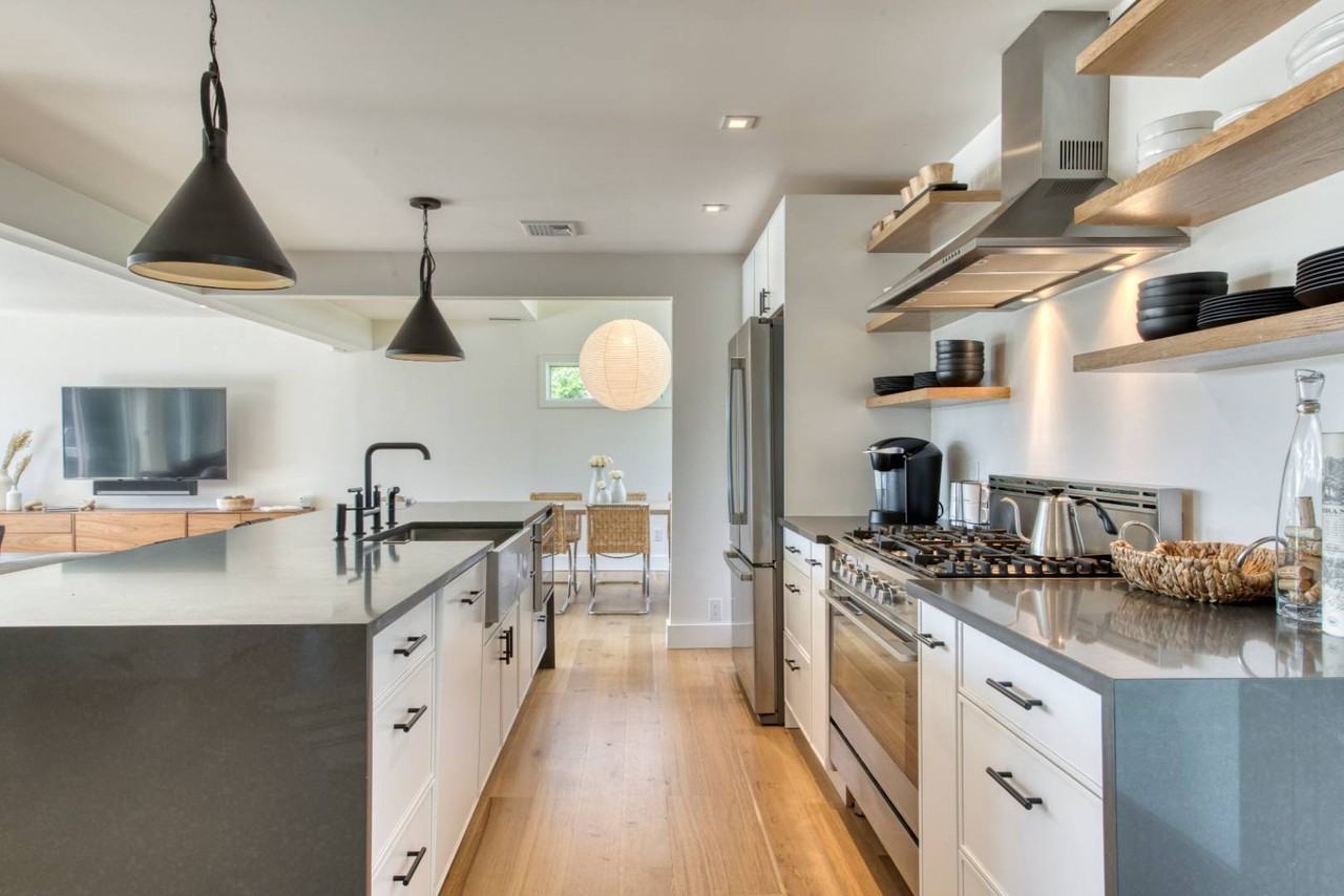 54 Far Pond Rd - Photo 5 of 19