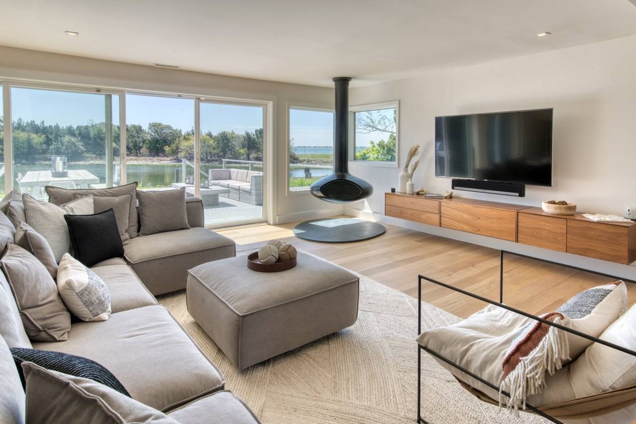 54 Far Pond Rd - Photo 7 of 19