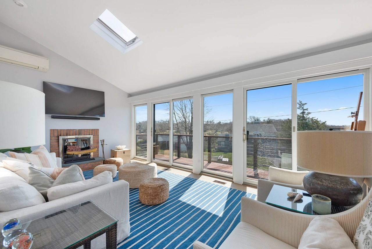 23 Landing Ln - Photo 2 of 14