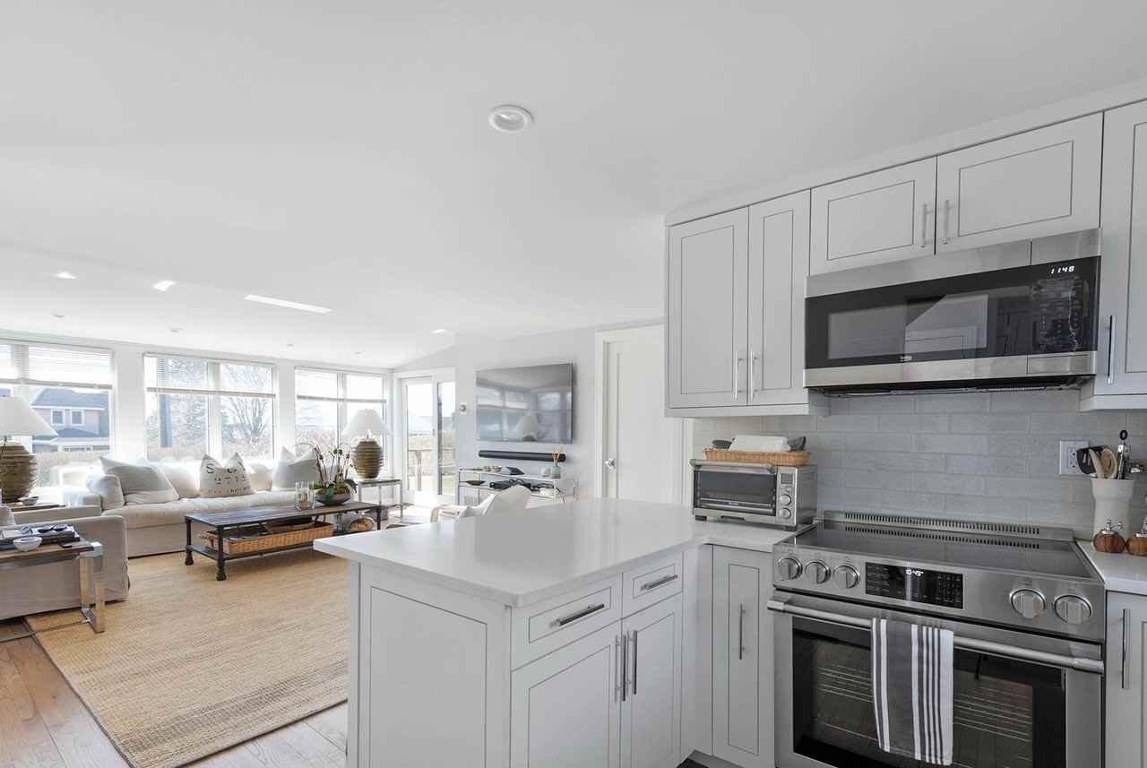 23 Landing Ln - Photo 6 of 14