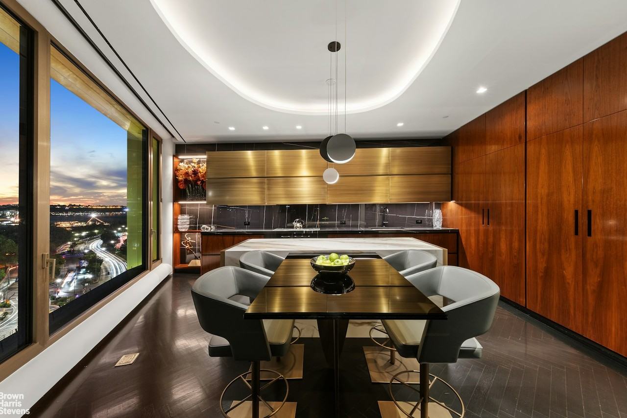 551 W 21st St #7B - Photo 2 of 23