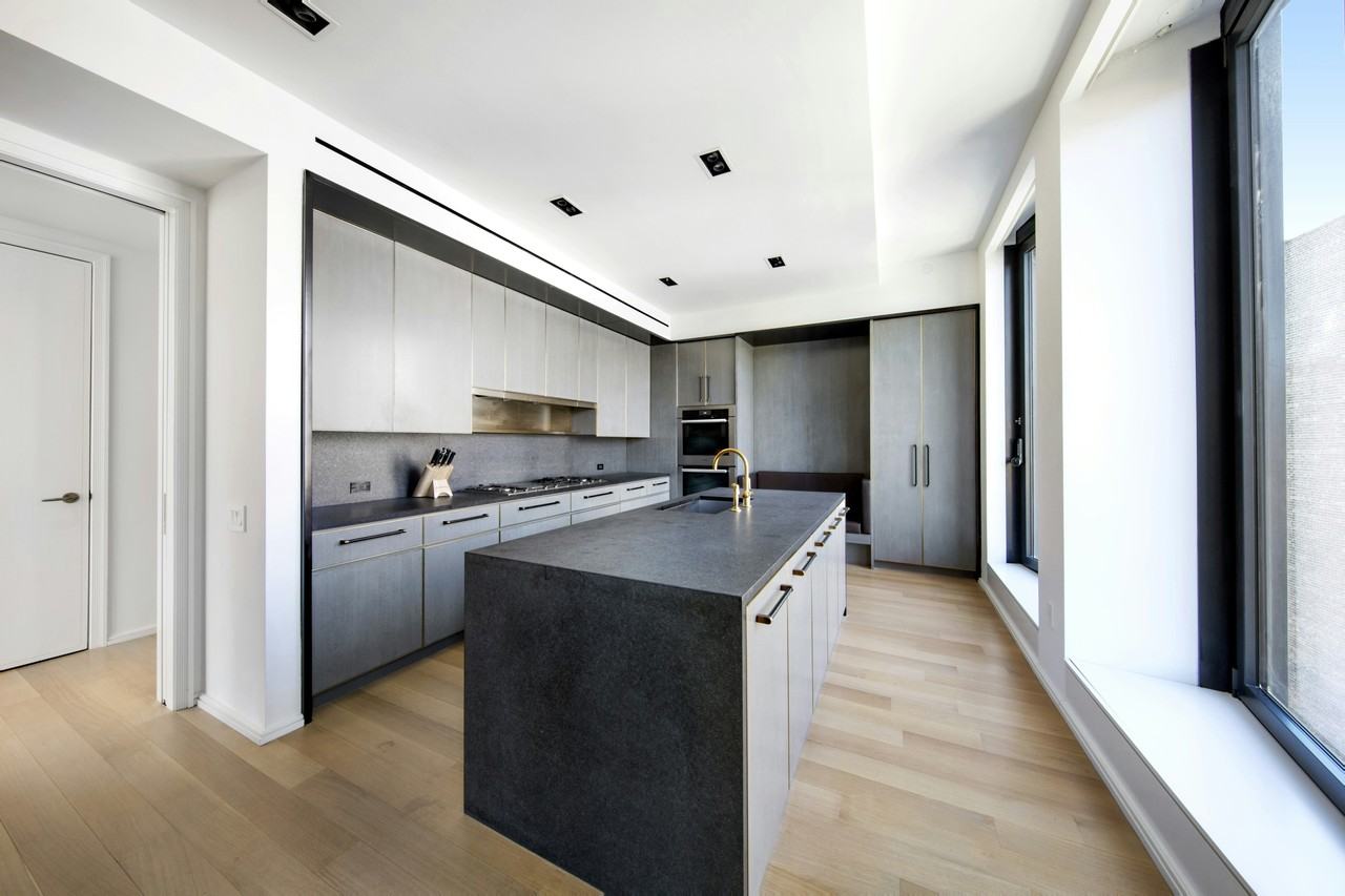 505 W 19th St #5W - Photo 4 of 10