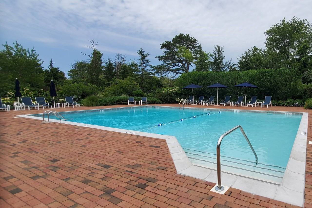 22 Huckleberry Ln - Photo 2 of 15