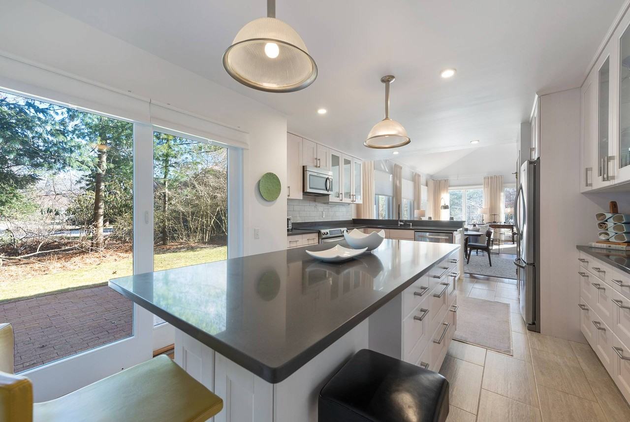 22 Huckleberry Ln - Photo 4 of 15