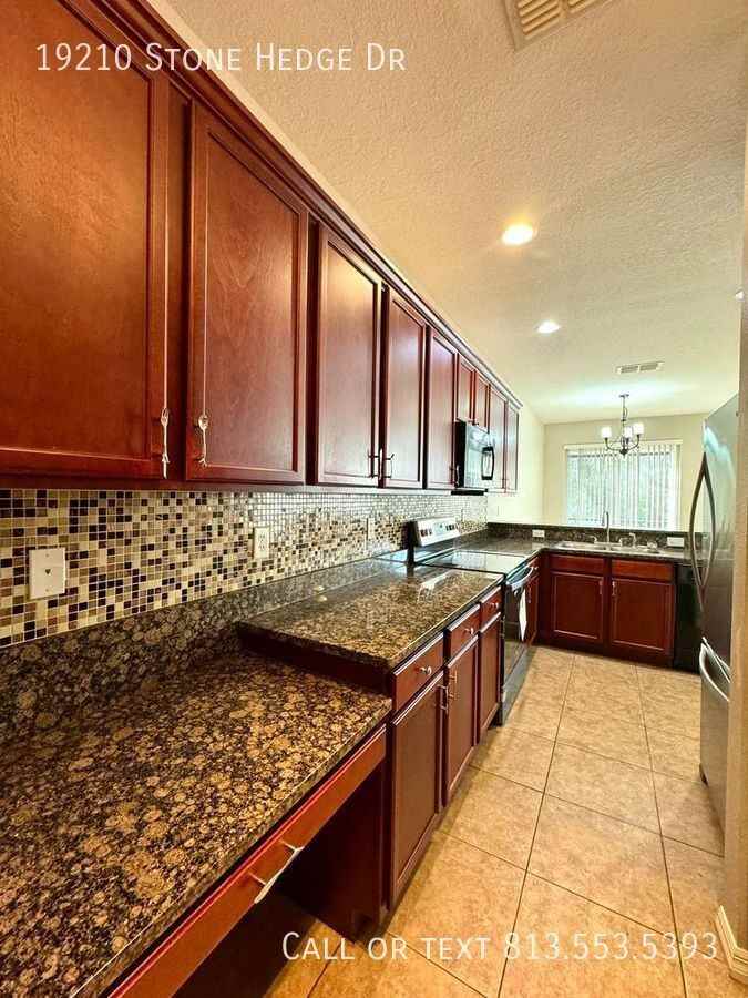 19210 Stone Hedge Dr - Photo 6 of 17