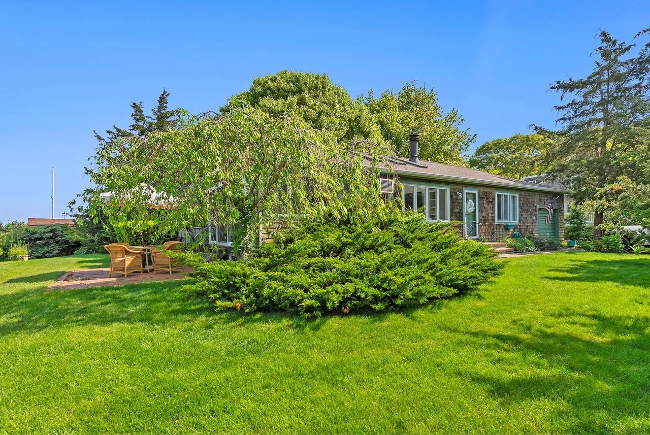 23 Marjorie Ln - Photo 4 of 22