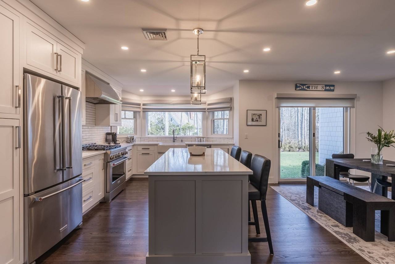 35 W Neck Rd - Photo 3 of 20