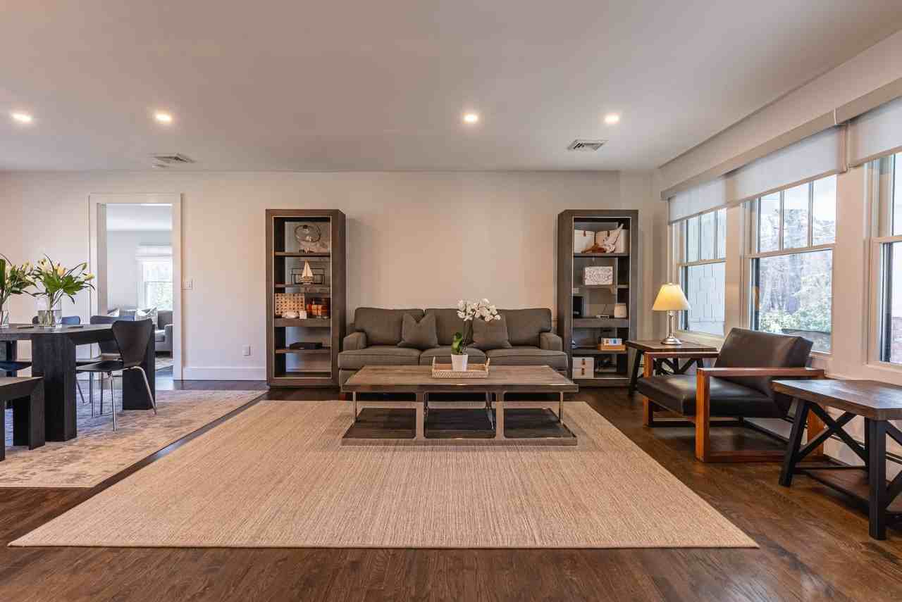 35 W Neck Rd - Photo 4 of 20