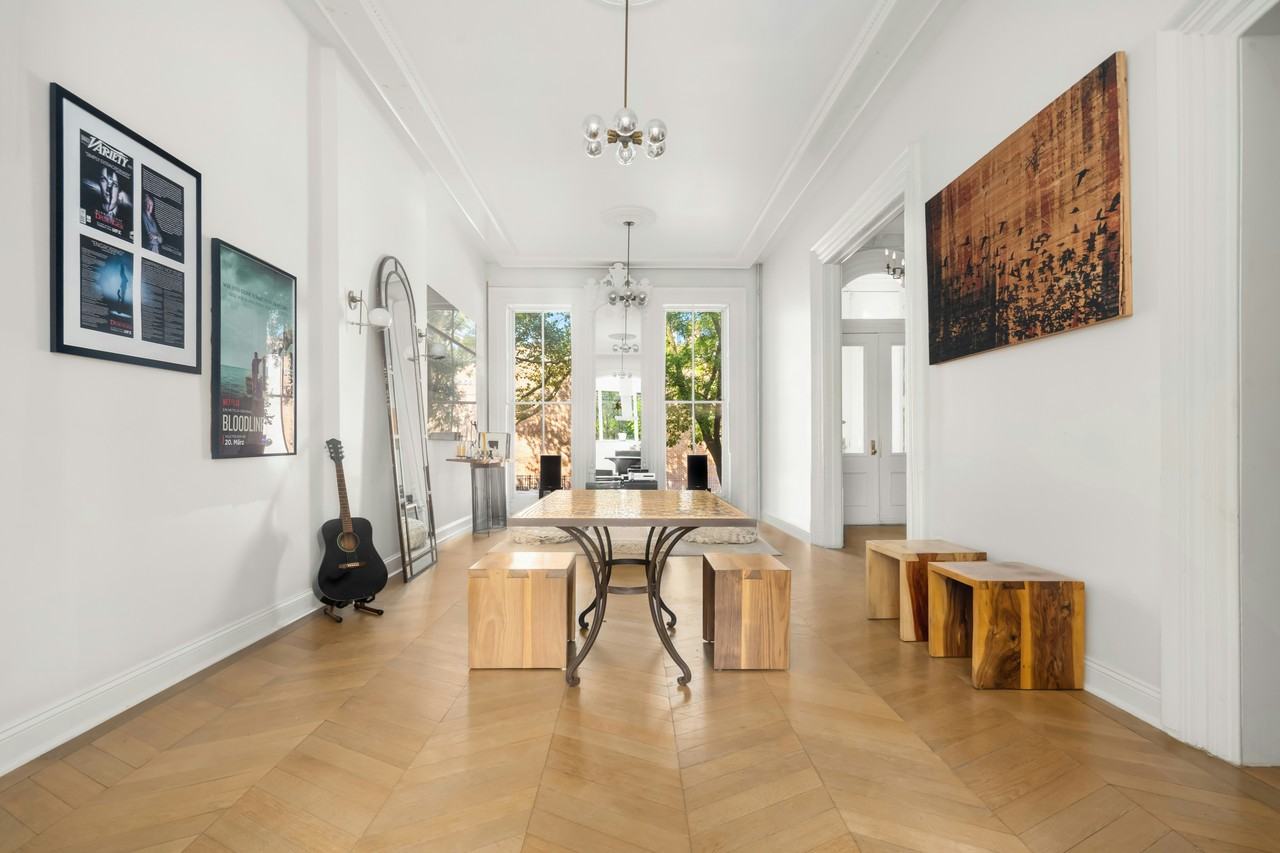 307 Adelphi St - Photo 2 of 8