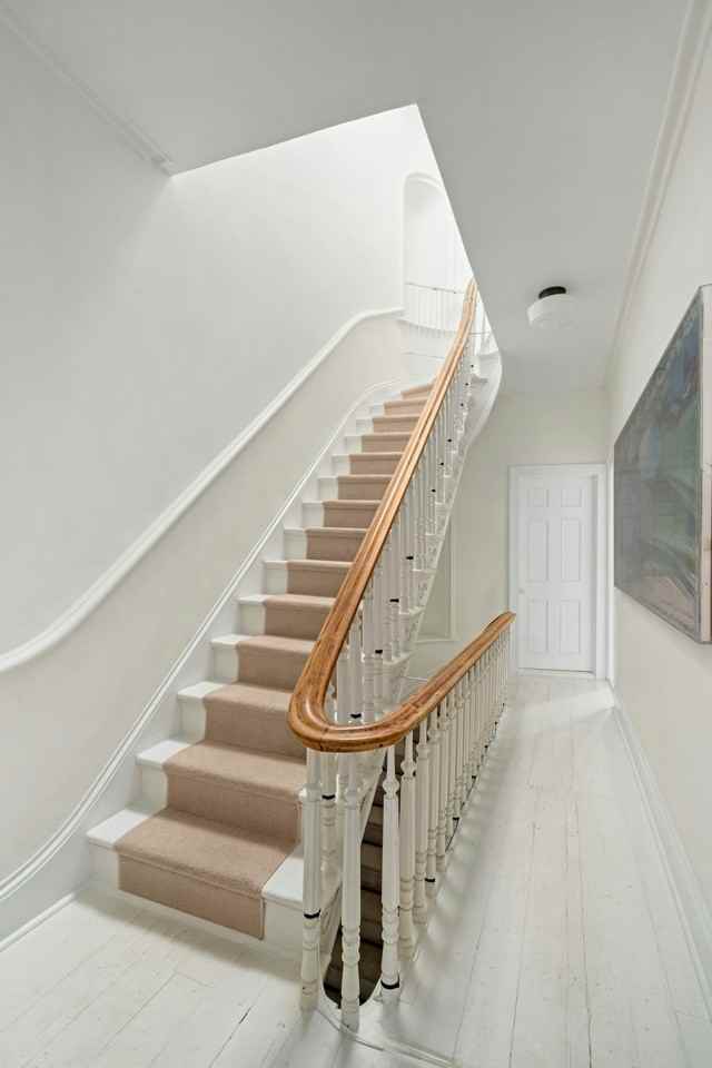 307 Adelphi St - Photo 5 of 8