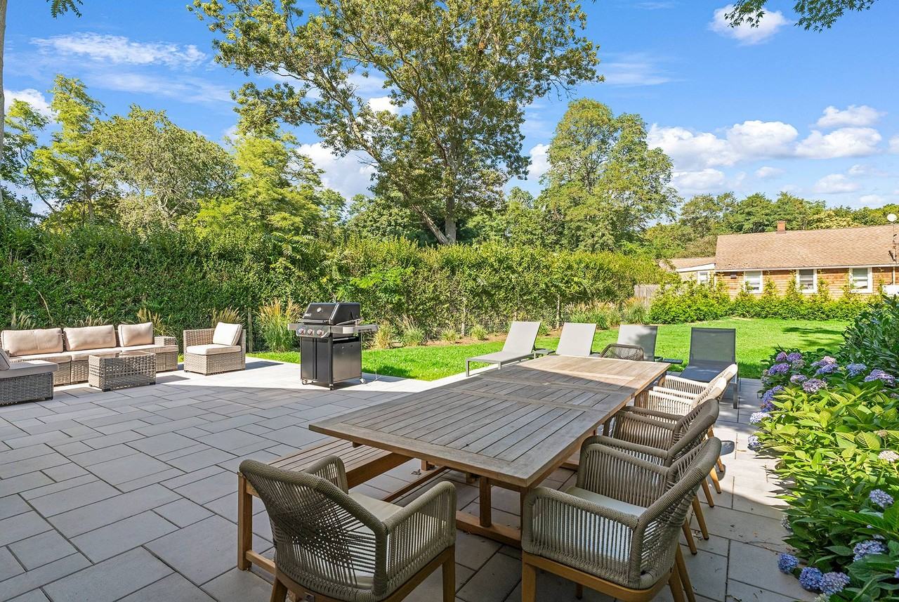 126 Narrow Ln - Photo 4 of 16