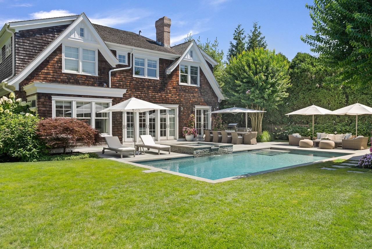 231 Halsey St - Photo 3 of 30