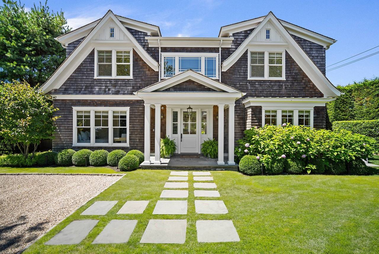 231 Halsey St - Photo 6 of 30