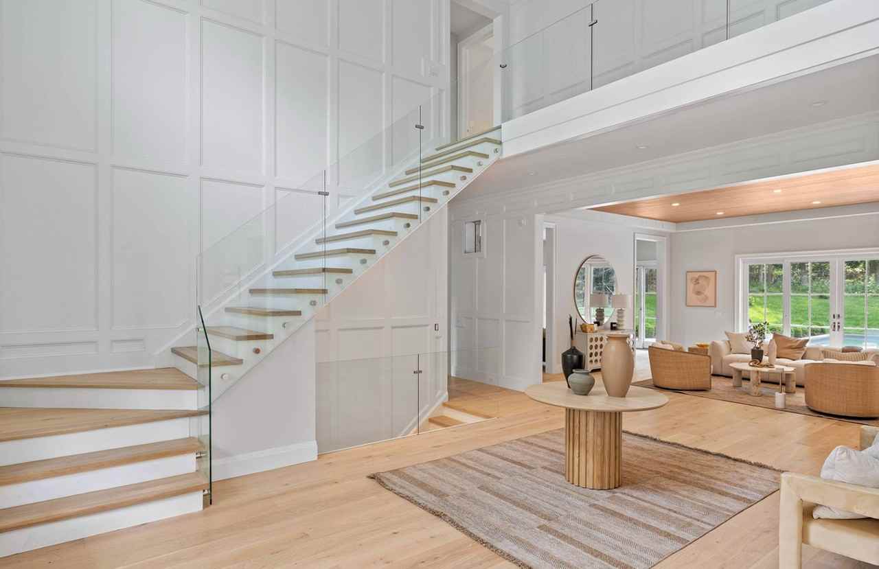 2524 Noyac Rd - Photo 6 of 30