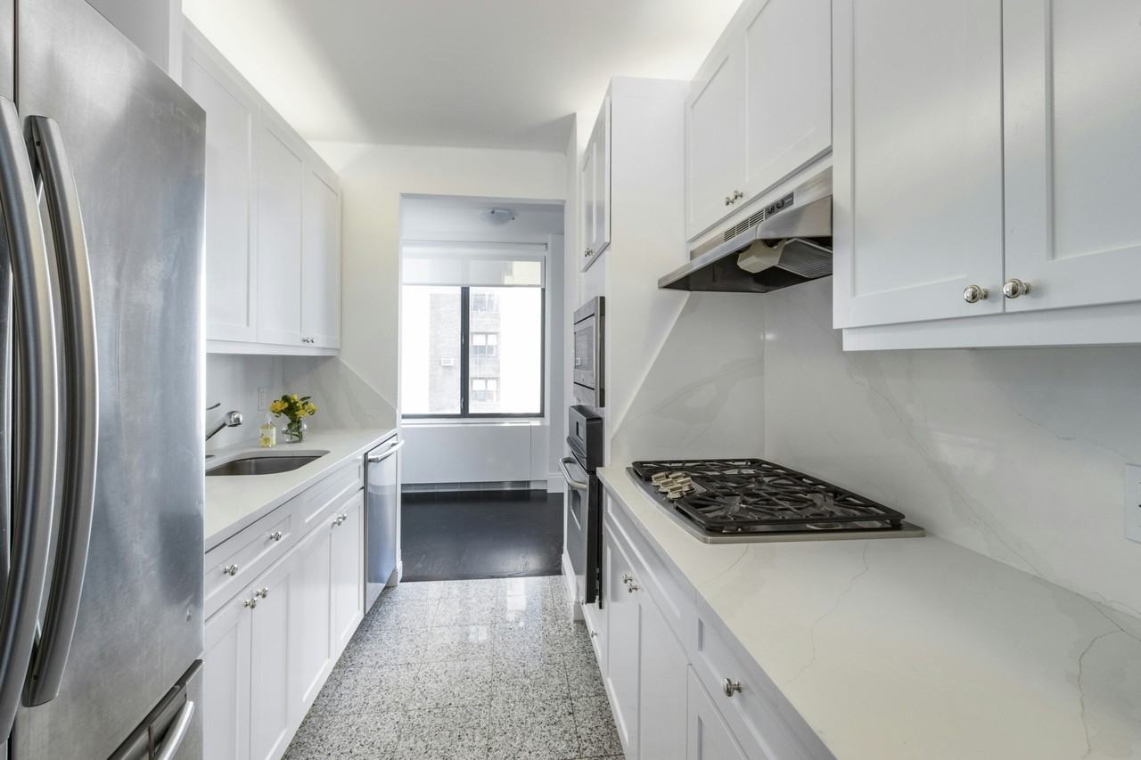 45 E 80th St #9A - Photo 6 of 7