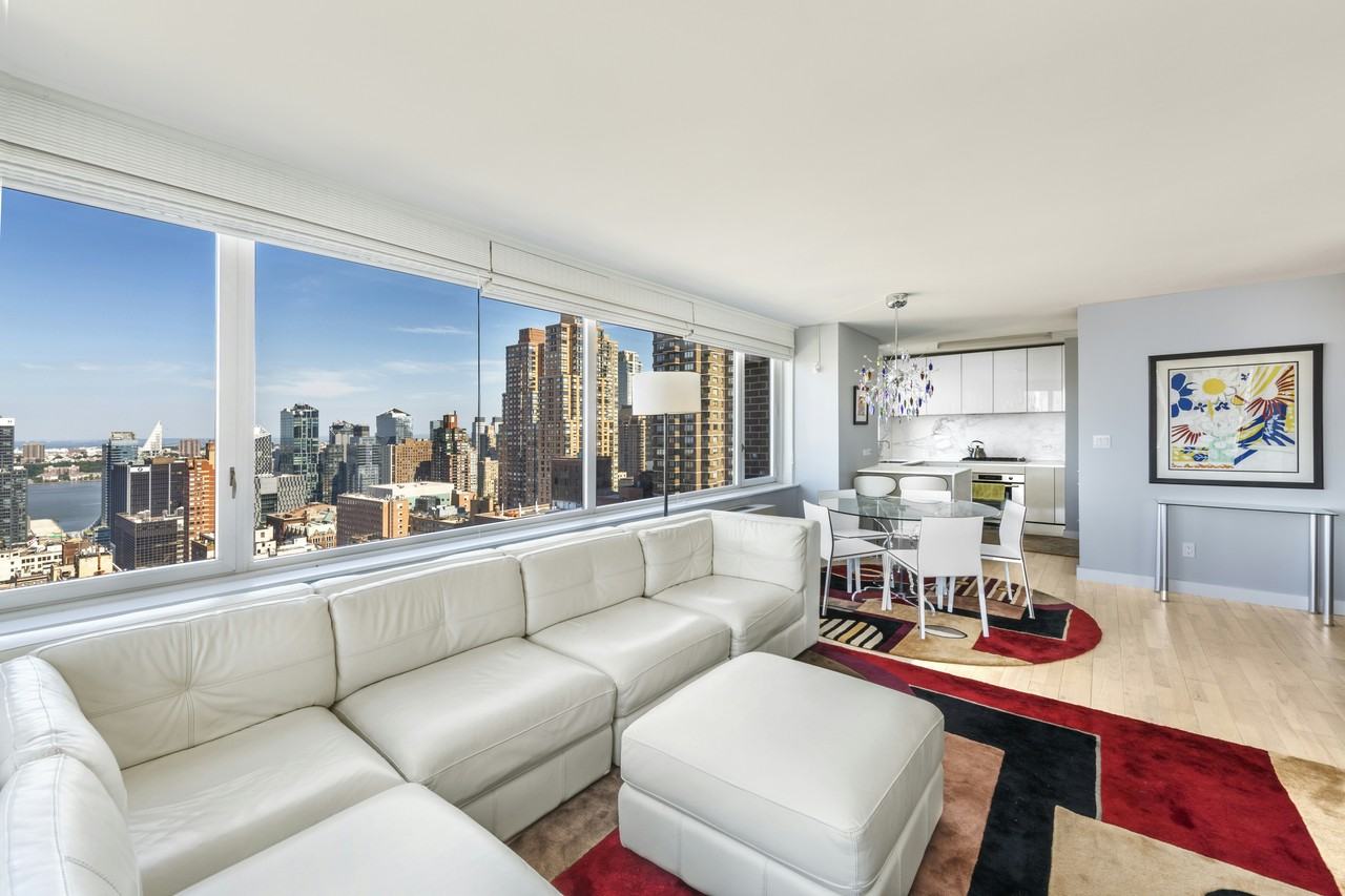 322 W 57th St #42B - Photo 2 of 8