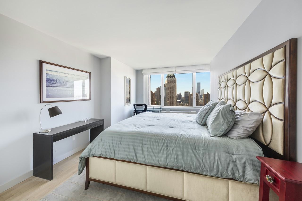 322 W 57th St #42B - Photo 6 of 8