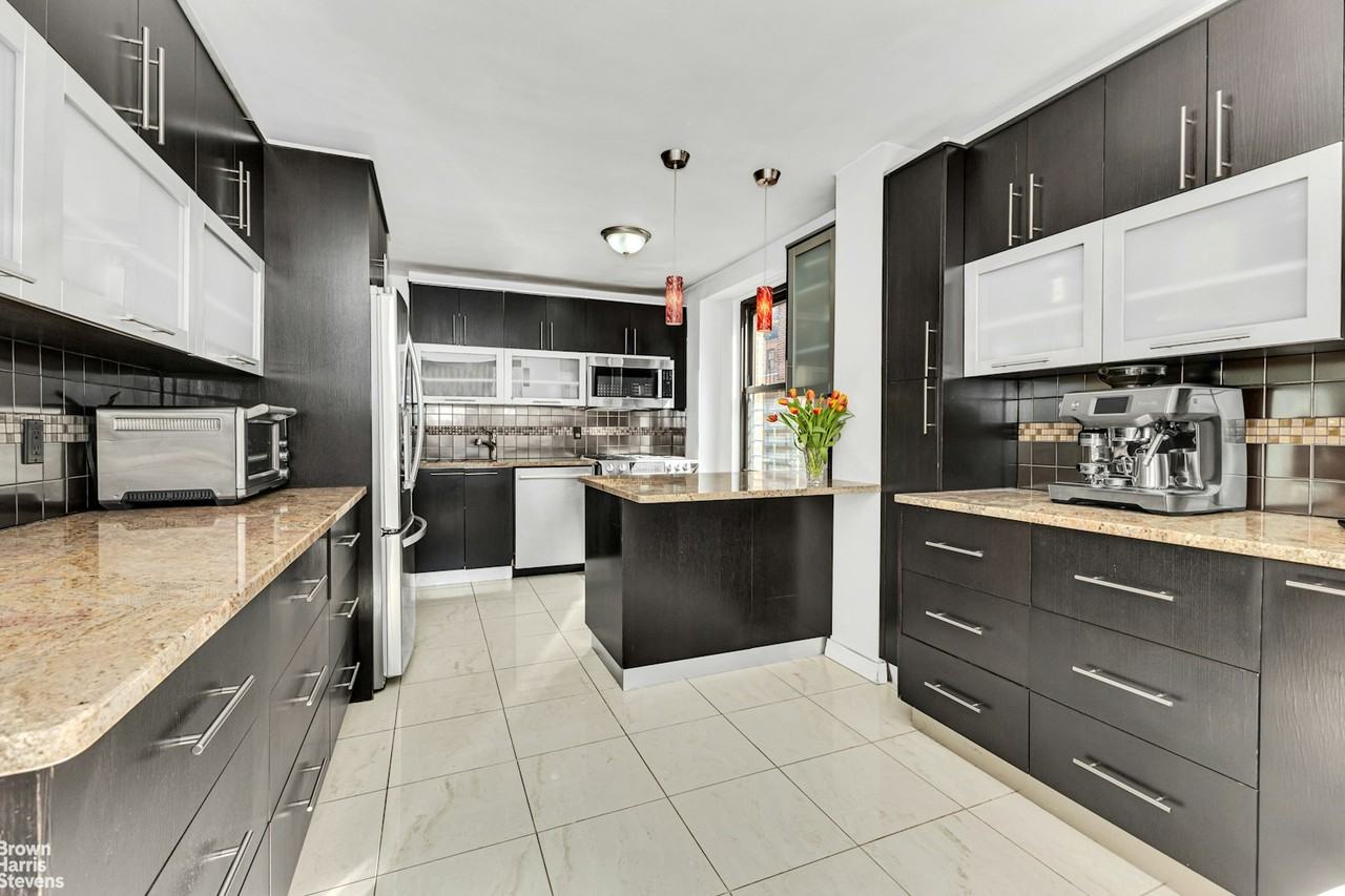 305 E 40th St #12PR - Photo 7 of 16