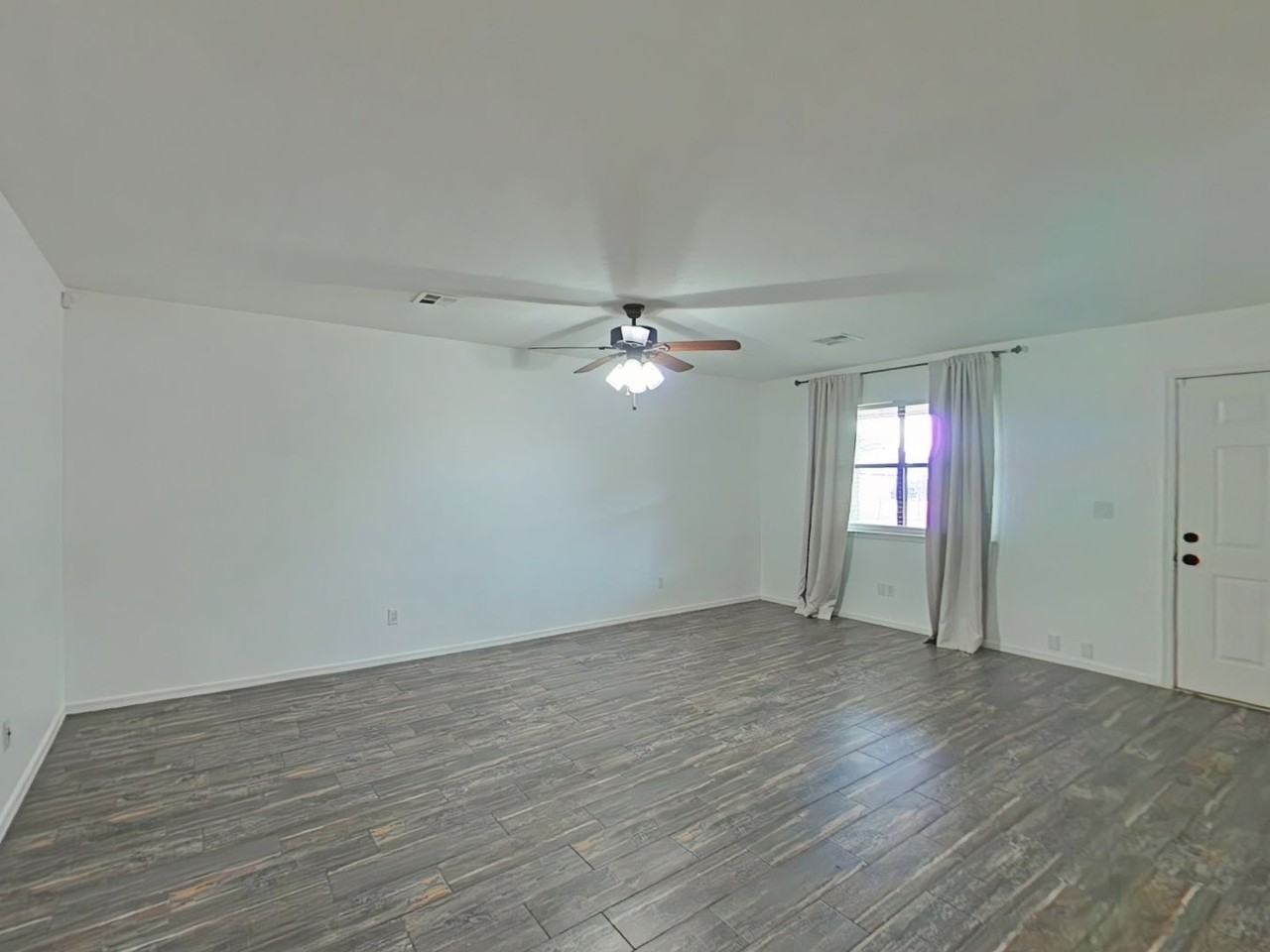 4914 Southeast Hardin Avenue - Photo 5 of 16