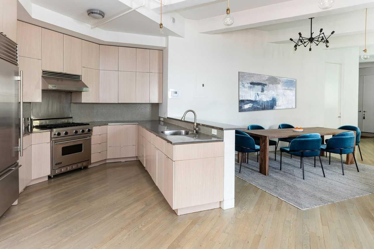 321 W 13th St #5A - Photo 5 of 13