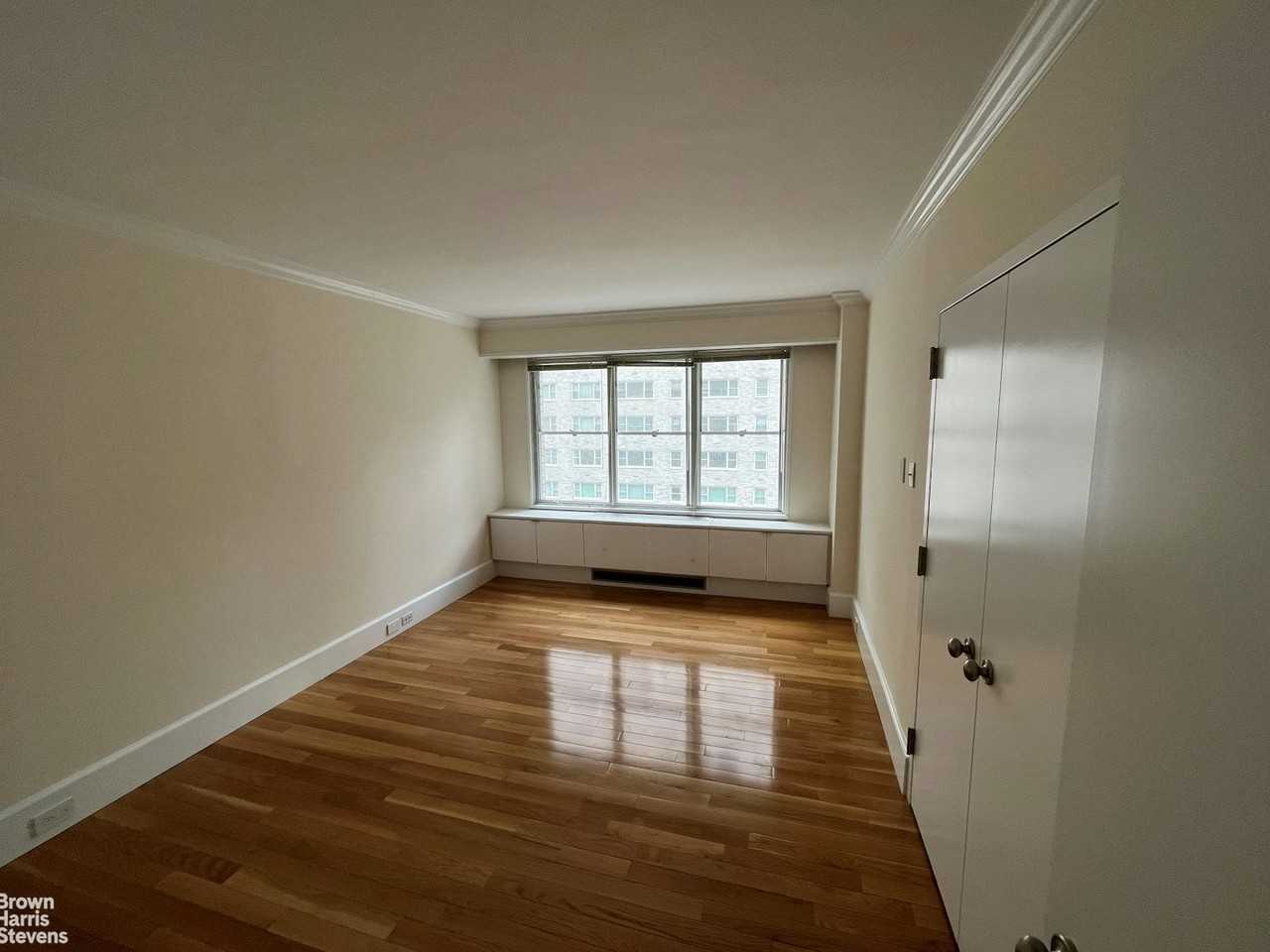 60 W 57th St #11B - Photo 7 of 11