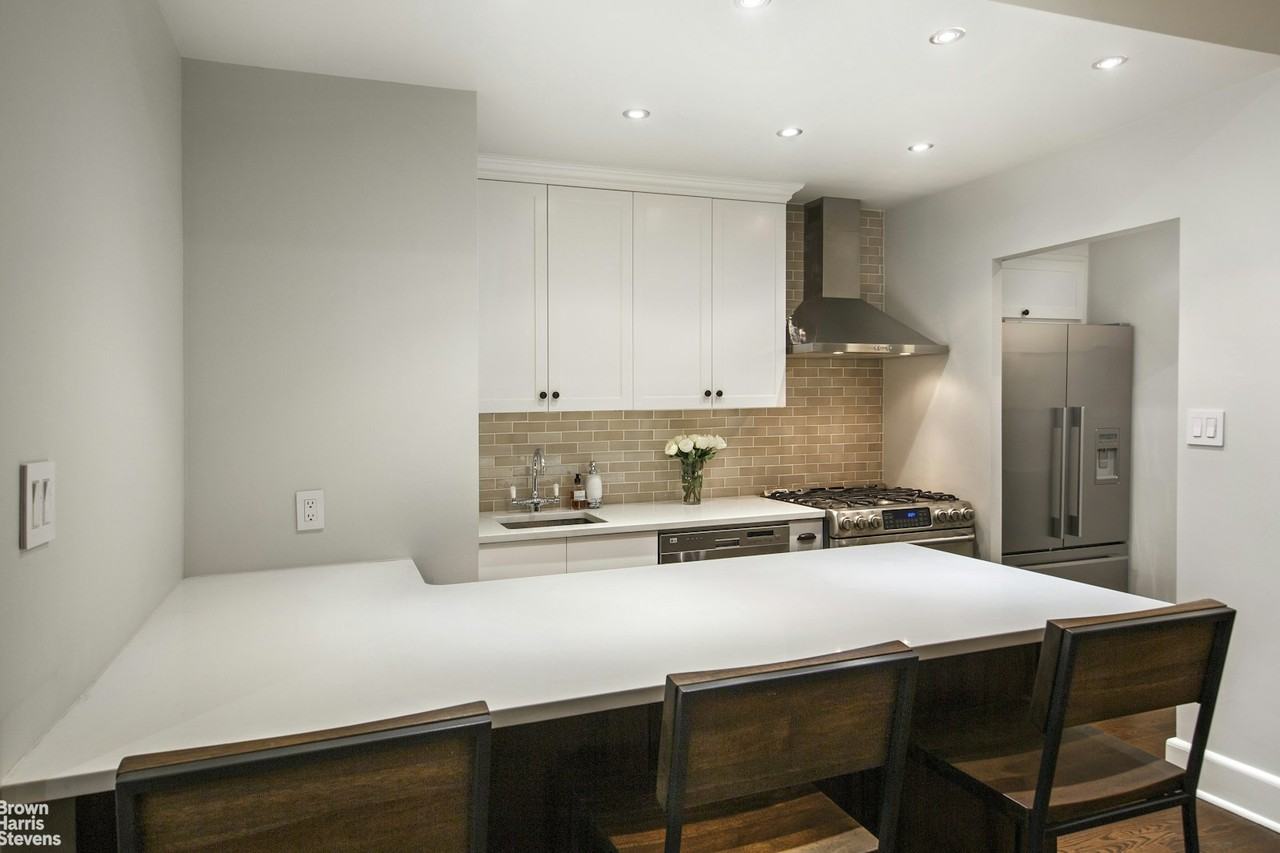 18 E 12th St #2A - Photo 4 of 7