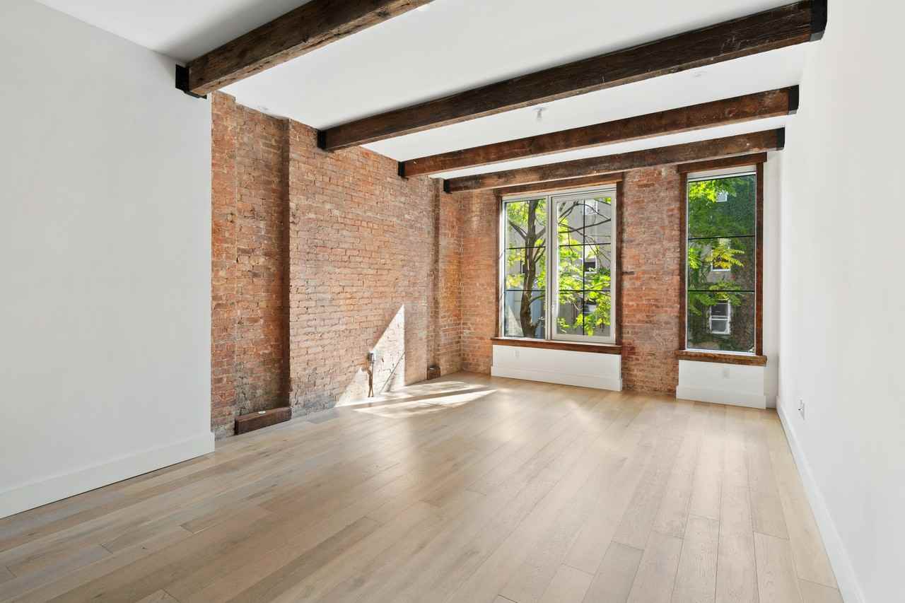 61 Rivington St #3B - Photo 2 of 14