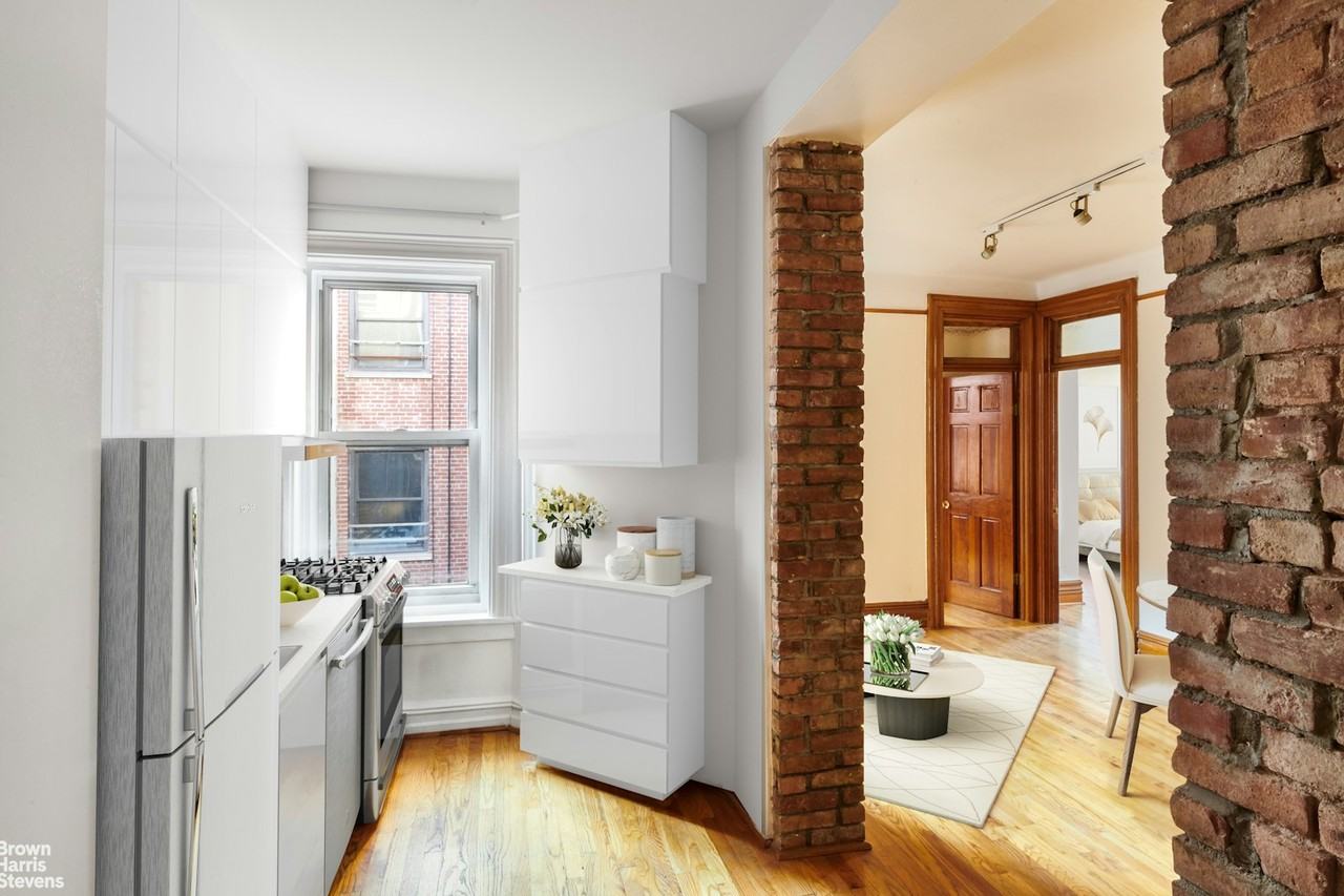 25 Charles St #5E - Photo 3 of 12