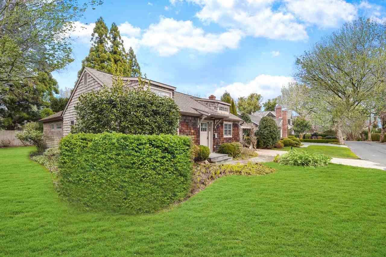 28 Mill Hill Ln - Photo 2 of 8