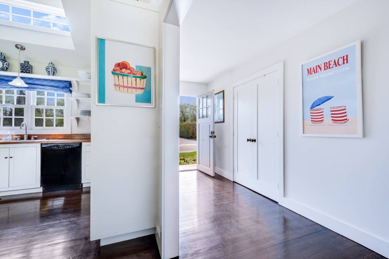 28 Mill Hill Ln - Photo 3 of 8