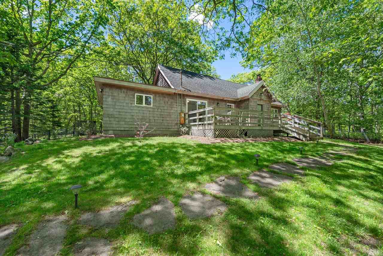 809 Edge Of Woods Rd - Photo 2 of 20