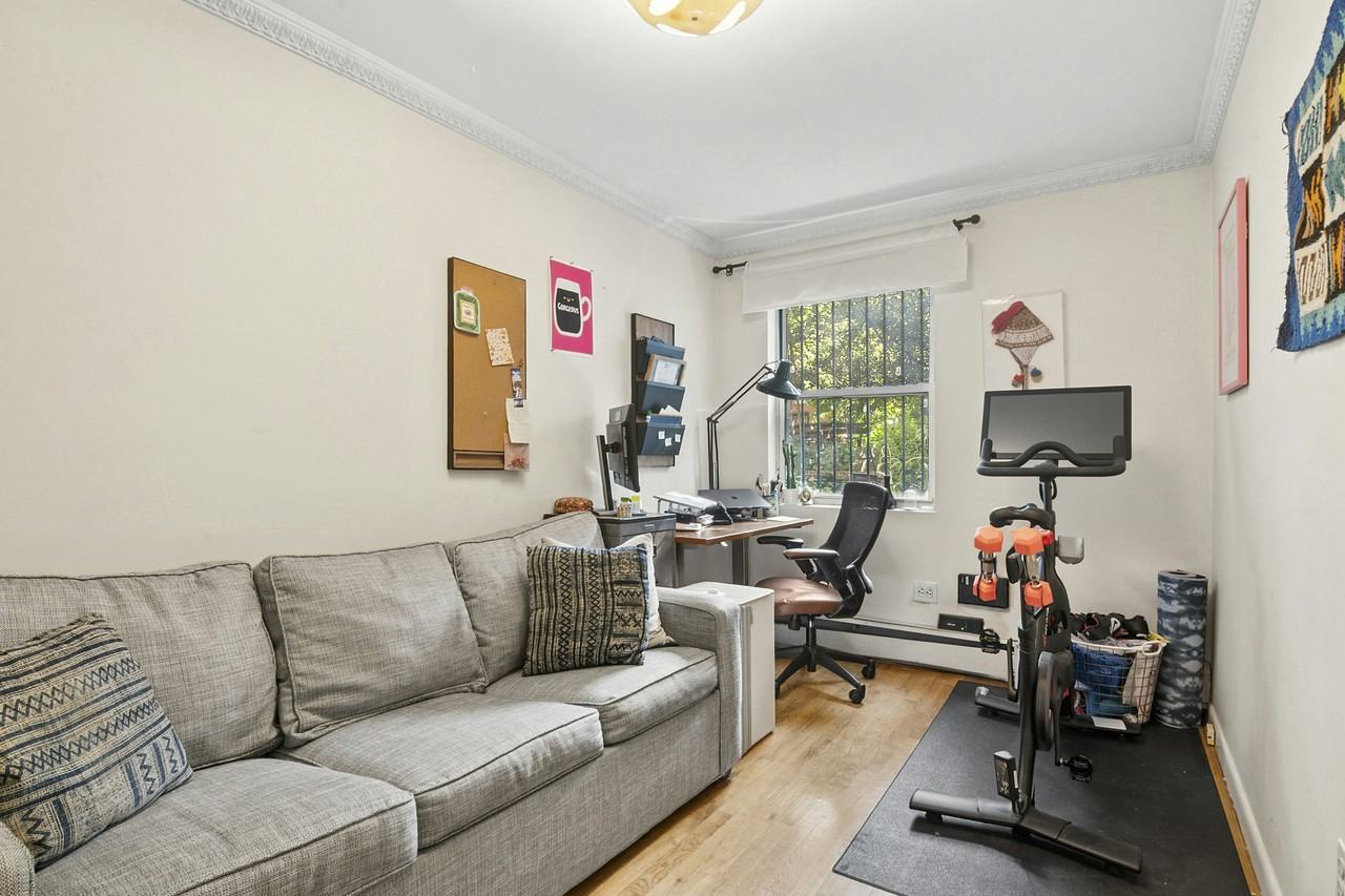 648 Warren St #1 - Photo 6 of 7