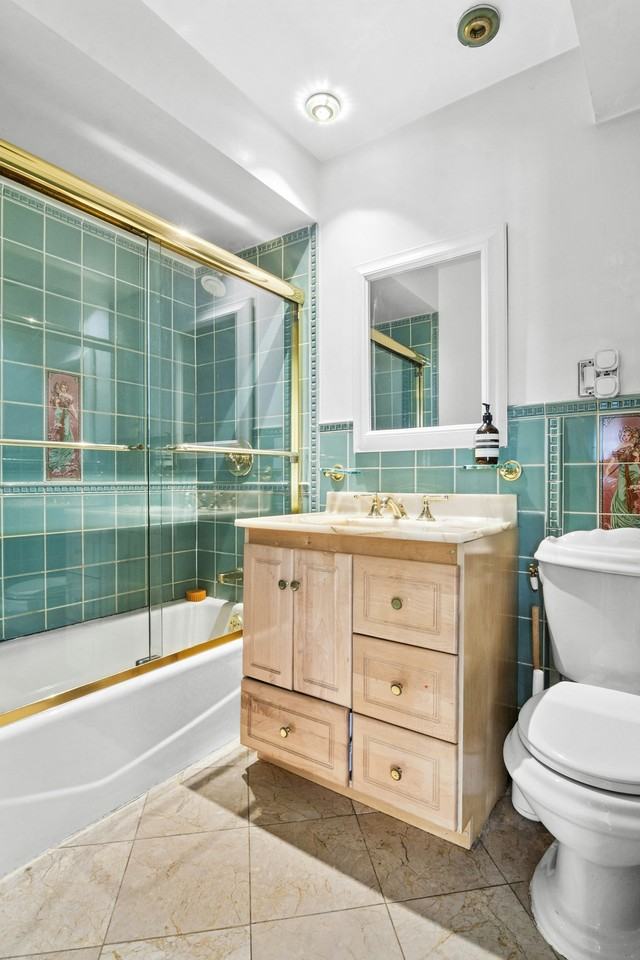 648 Warren St #1 - Photo 7 of 7