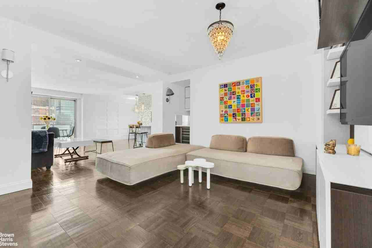 300 E 40th St #31C - Photo 5 of 15