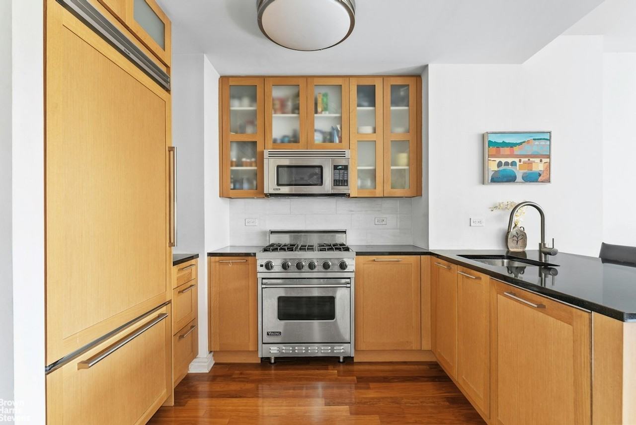 200 W End Ave #8J - Photo 3 of 17