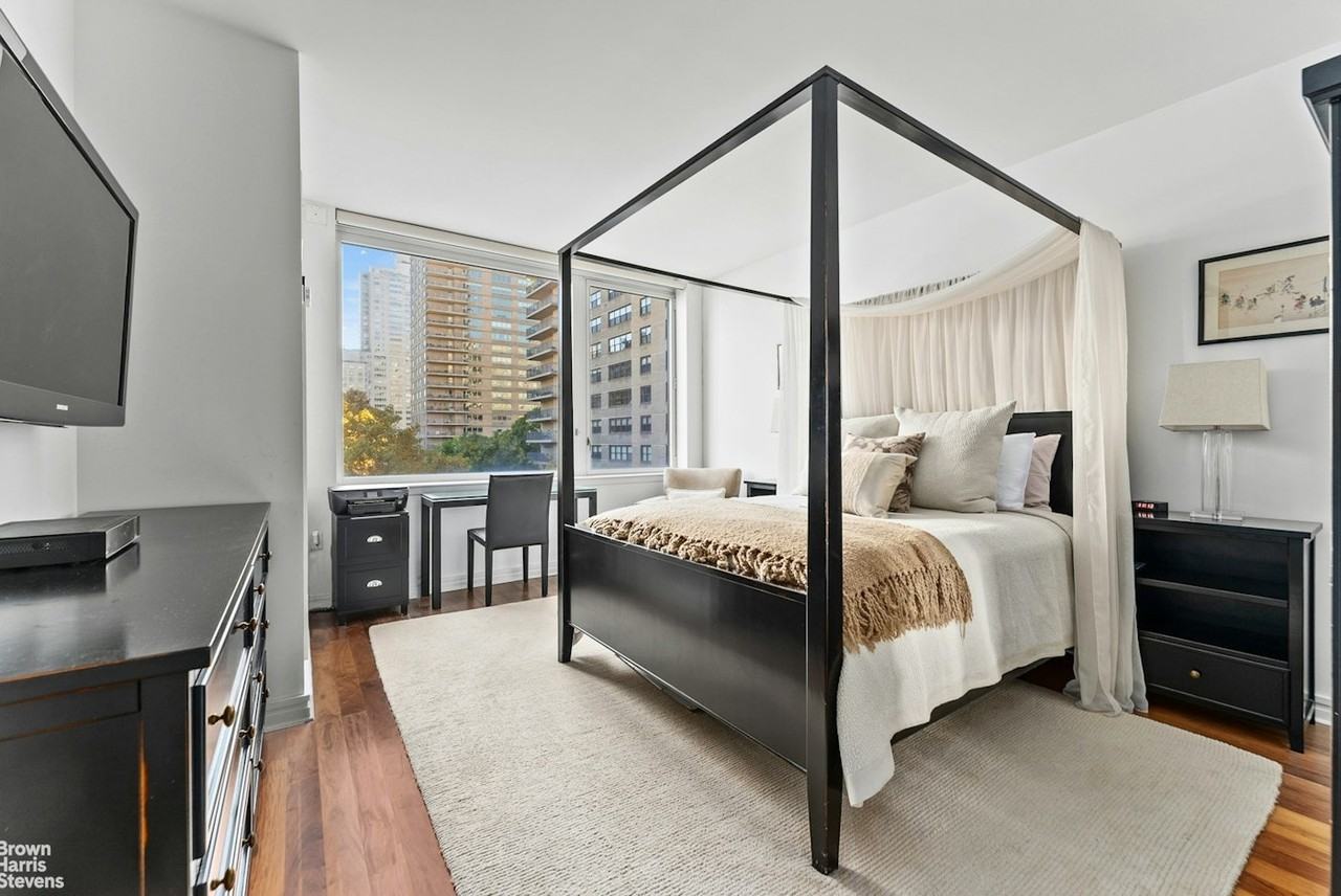 200 W End Ave #8J - Photo 4 of 17