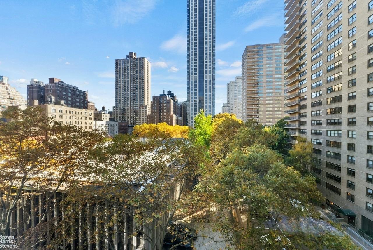 200 W End Ave #8J - Photo 7 of 17