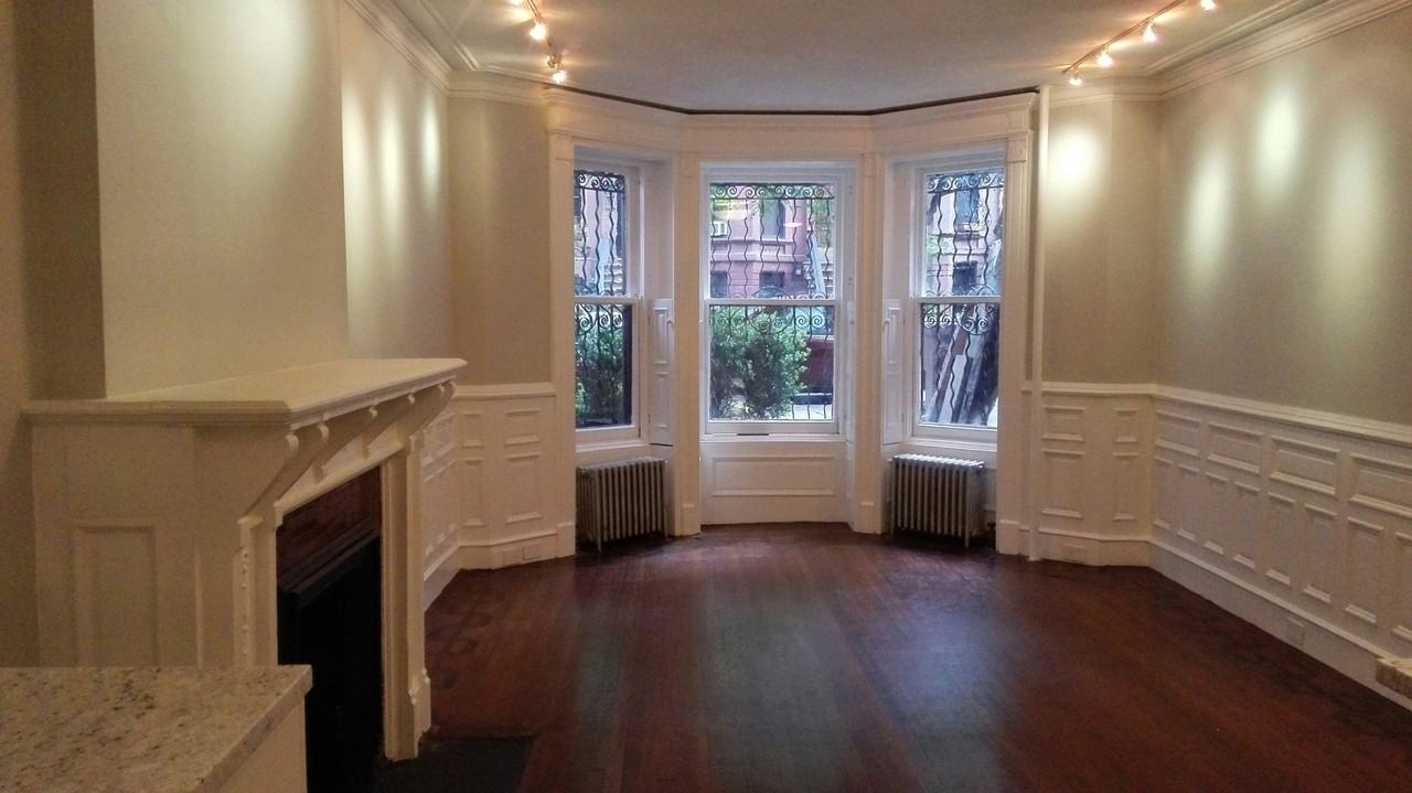 154 Saint Johns Pl - Photo 3 of 9