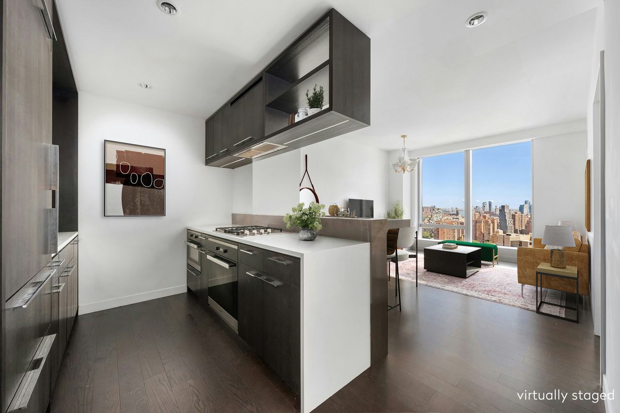 252 South St #33E - Photo 2 of 10