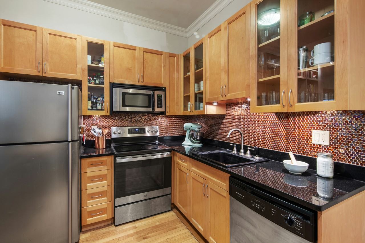 22 Irving Pl #3B - Photo 3 of 9