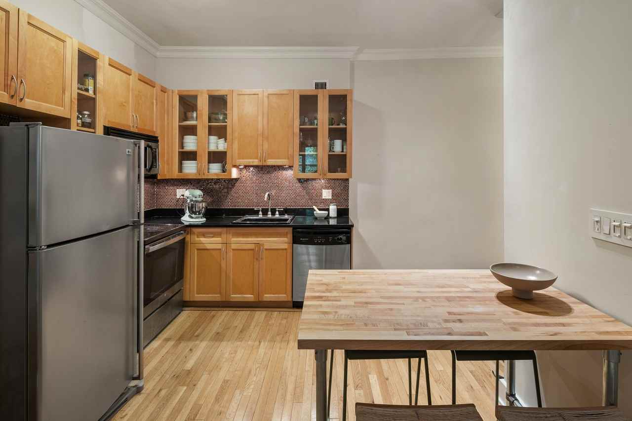 22 Irving Pl #3B - Photo 4 of 9