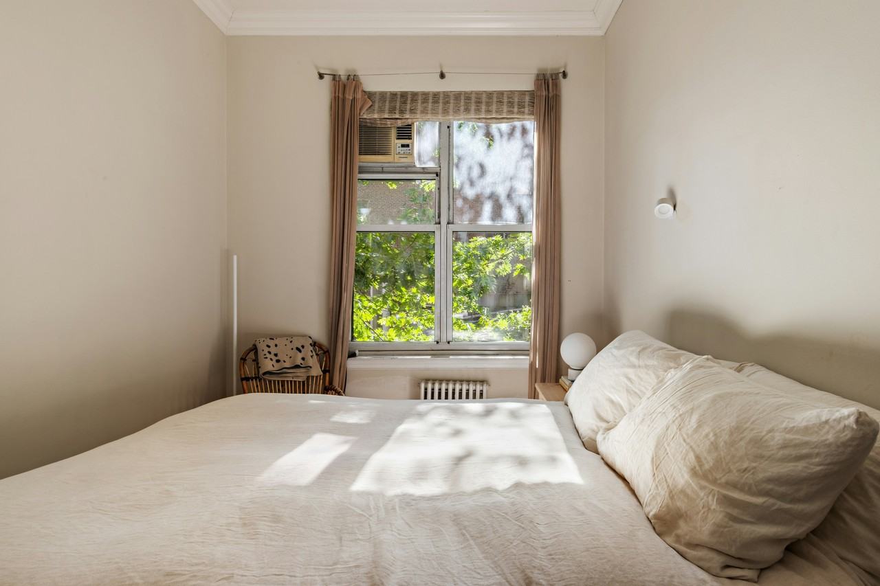 22 Irving Pl #3B - Photo 5 of 9